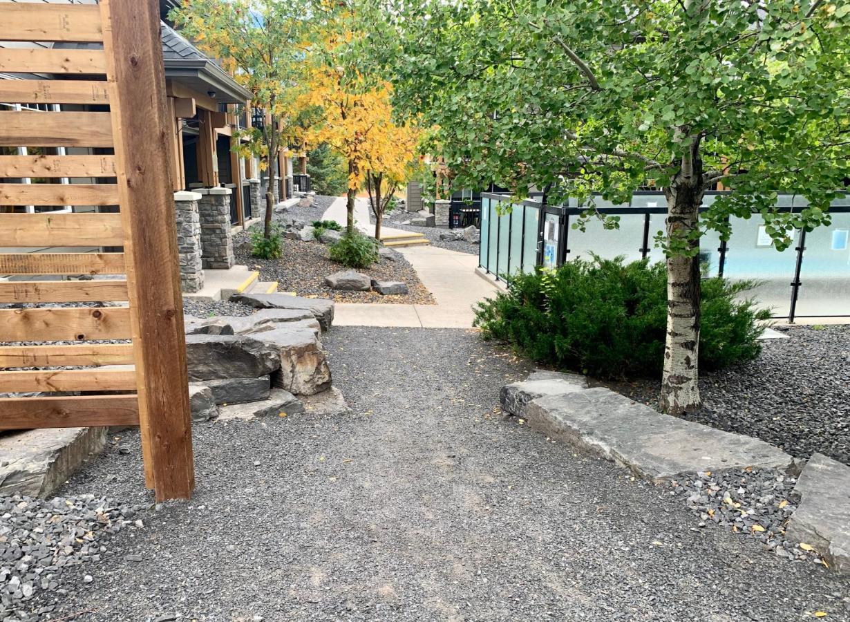 Fenwick Vacation Rentals - Scenic 1 Bedroom Plus Den, Pet Friendly Dead Mans Flats Экстерьер фото